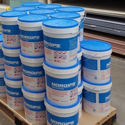 Start & Finish compound available at Castorama and Bricoman stores